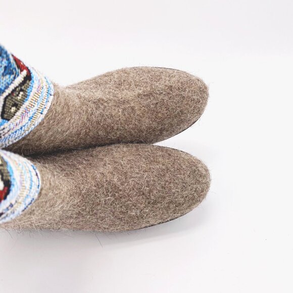 Valenki Russian Felted Wool Boots - Picture 5 of 10